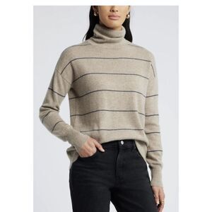 New Cashmere Turtleneck Sweater Nordstrom in Beige and Navy Spaced Stripe Large